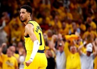 爱游戏-最后时刻胜出引发热议！，西亚卡姆在法国队比赛中败北引发球迷热议的简单介绍